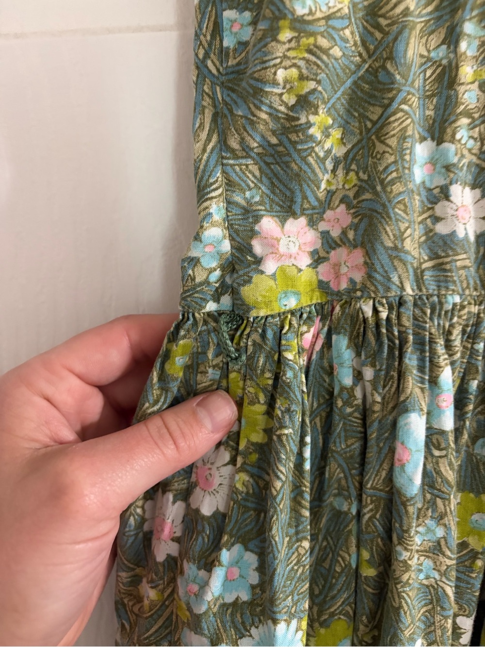 ✨ Authentic Vintage Nelly Don “Don-about” Floral Dress ✨ - Picture 4 of 9
